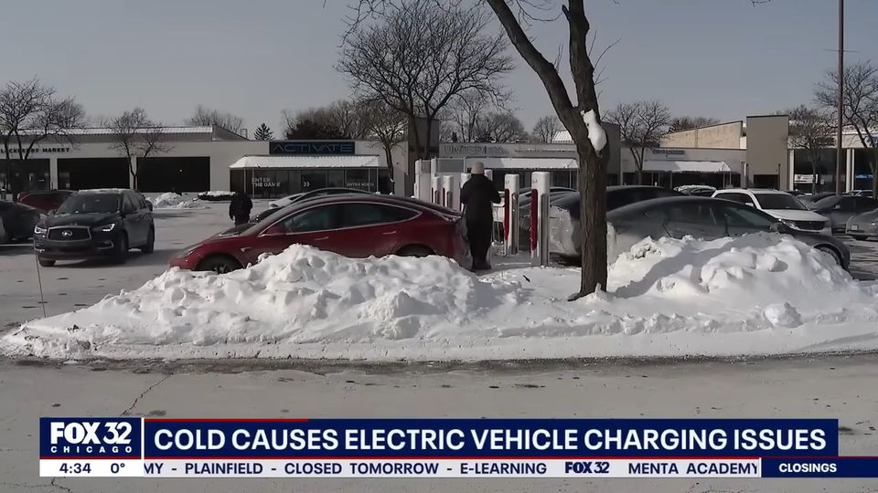 Il Falso Allarme sulle Vetture Elettriche Bloccate a Chicago: Fake News e Verità