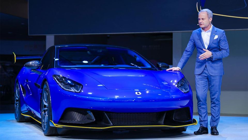 BYD Rilascia la Denza Z: Innovazione e Lusso a Shanghai