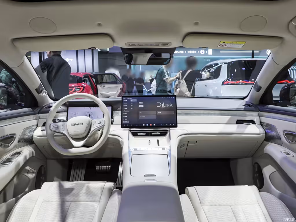 BYD Seal 08: berlina hi-tech con ricarica flash 800V | Elettronauti.it