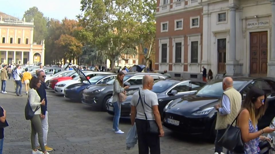 Il 13 Ottobre 2024 - Tutti a Reggio Emilia per la dodicesima “PARATA ELETTRICA”.