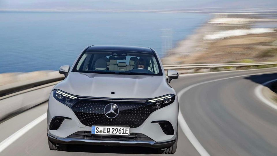 Mercedes EQS Suv, la nuova elettrica tedesca