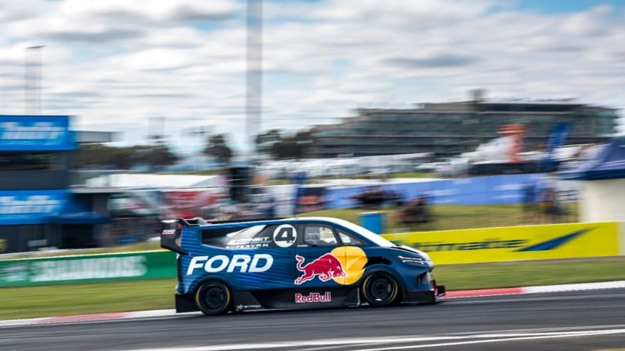 Ford Mustang Mach-E EV trimotore per la NASCAR - "Bestiale"! | Elettronauti.it