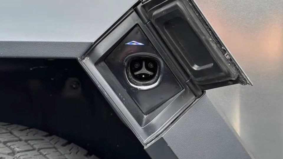 Tesla, è iniziato il conto alla rovescia per il Cybertruck!