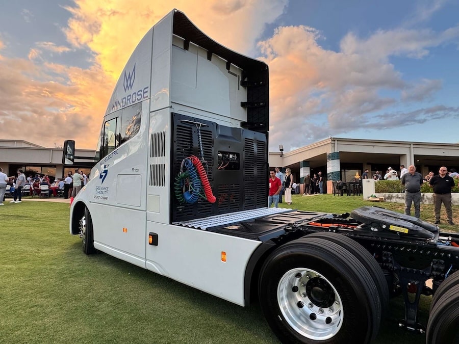 10 camion Windrose elettrici su I-35 - Texas-Messico | Elettronauti.it