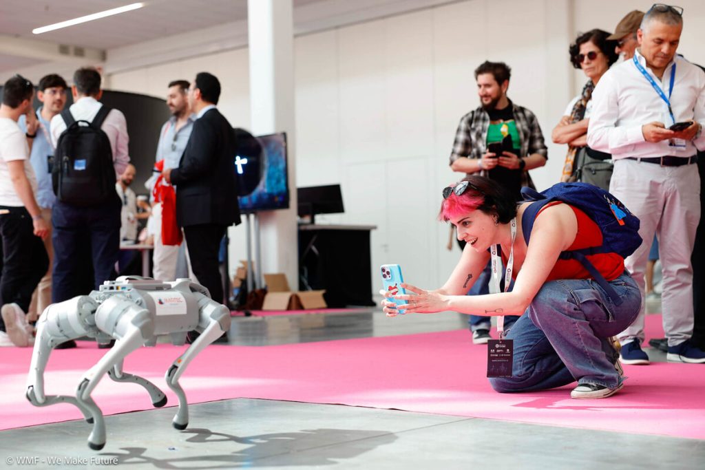 Cane robot     WMF Bologna 2026: startup, AI e innovazione per la mobilità | Elettronauti.it