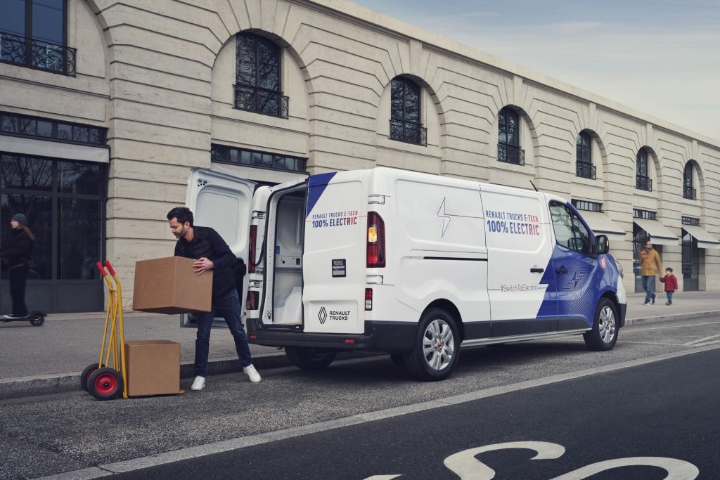 Renault Trucks completa il portafoglio elettronico con il furgone medio Trafic E-Tech | Elettronauti.it