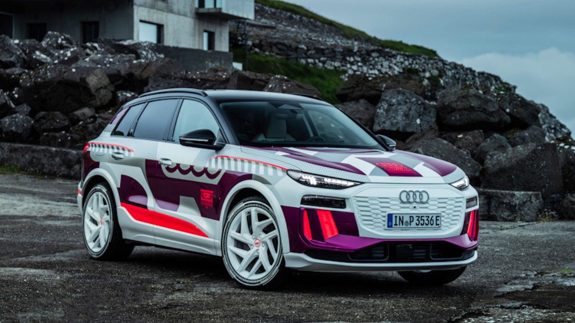 Audi presenta il prototipo della Q6 e-tron