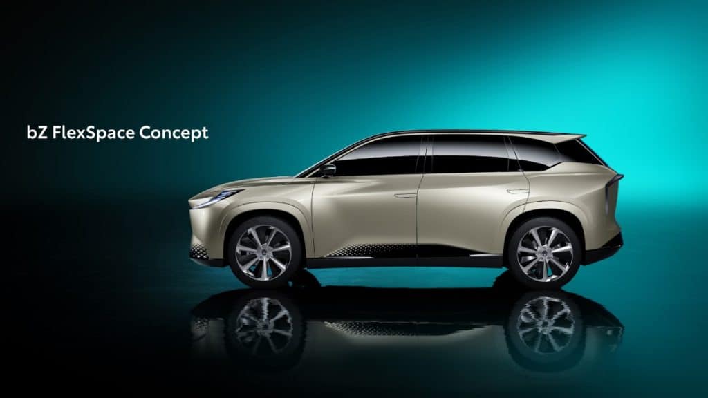 Dalla Cina due nuovi concept Toyota a zero emissioni: Sport Crossover e FlexSpace | Elettronauti.it