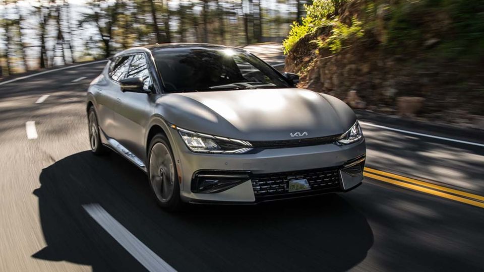 La Kia EV6 è stata avvistata con un nuovo ed entusiasmante facelift e sono stati rivelati aggiornamenti del design
