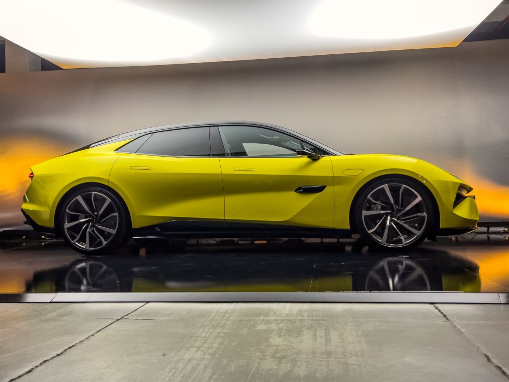 Lotus Emeya completamente elettrica: Hyper-GT a 4 porte - Meno di 2,8 secondi da 0 a 100km/h | Elettronauti.it