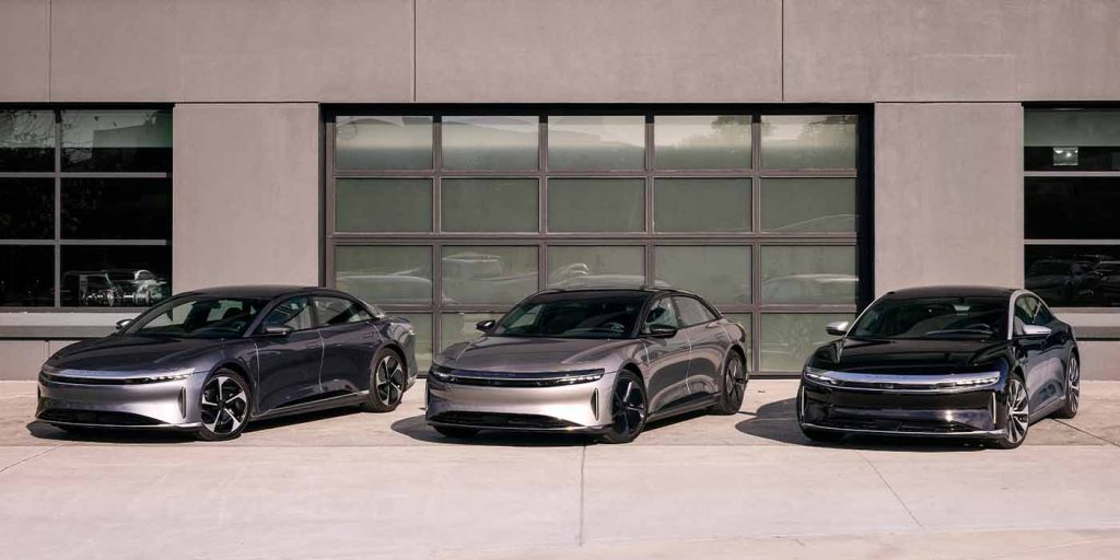 Il primo SUV elettrico Gravity di pre-produzione di Lucid  esce dall'assemblaggio | Elettronauti.it
