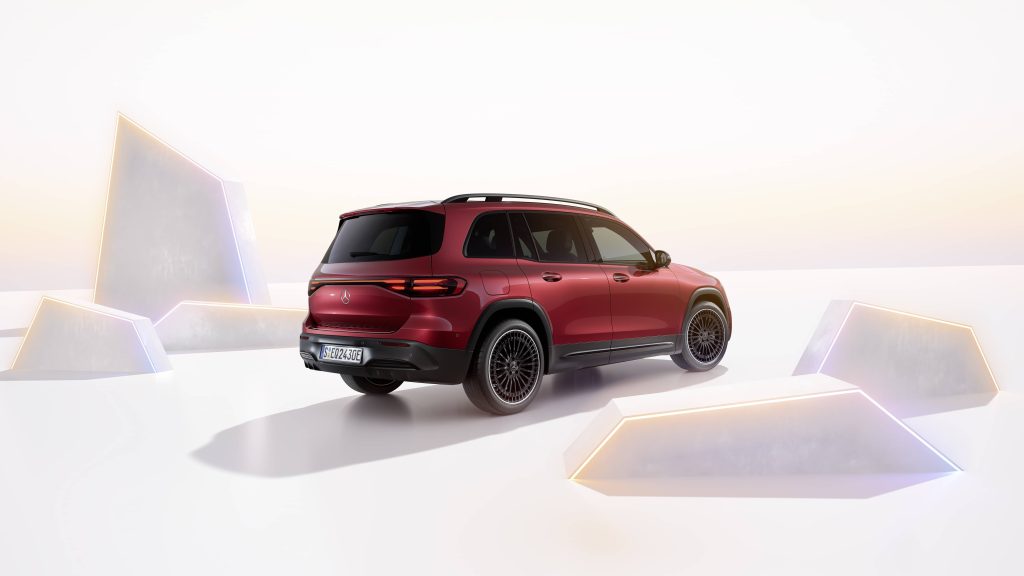 Mercedes EQB elettrica a 7 posti aggiornata per il 2024 con un nuovo facelift e nuove tecnologie | Elettronauti.it