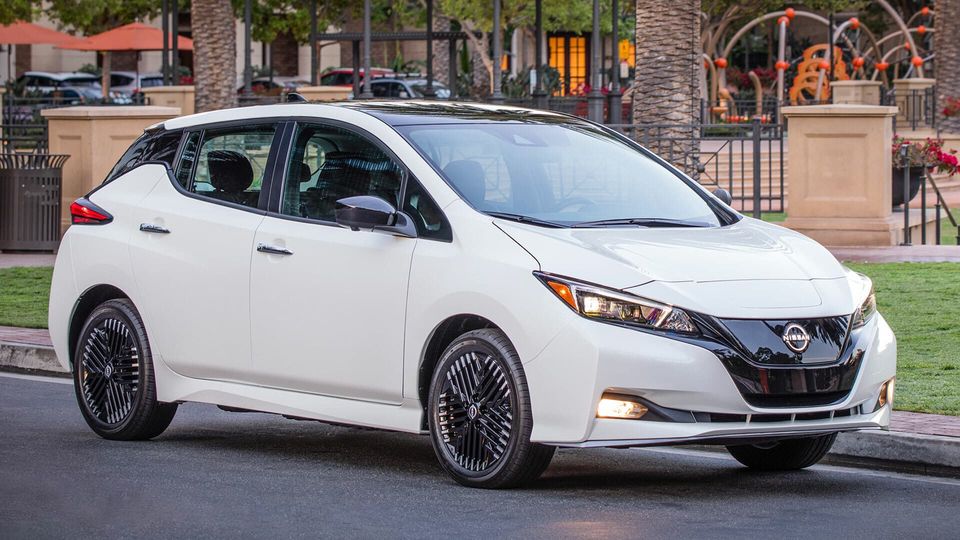 Nissan LEAF in qualche modo esiste ancora nel 2024 con CHAdeMO