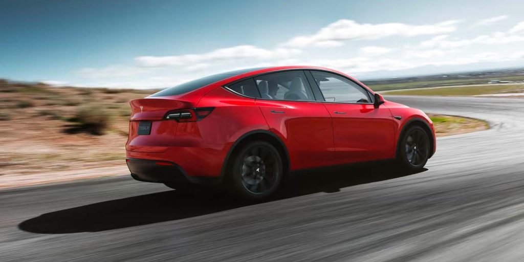 Stellantis si scaglia contro Tesla e avverte che i tagli ai prezzi dei veicoli elettrici potrebbero causare un "bagno di sangue". | Elettronauti.it