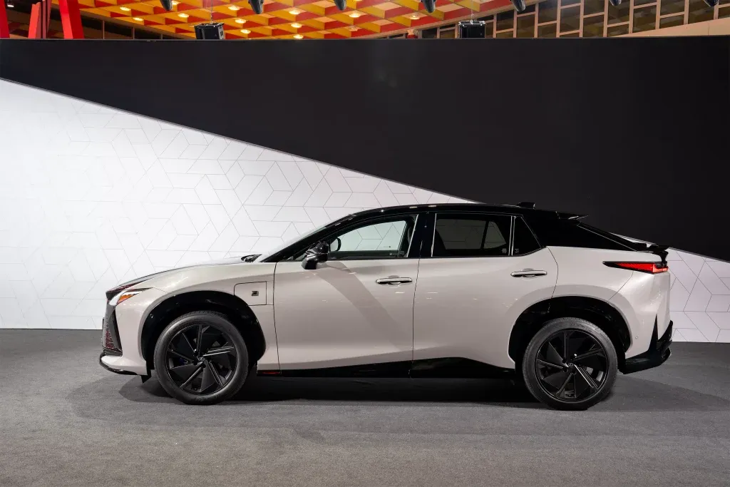 LEXUS RZ 2025 | Elettronauti.it