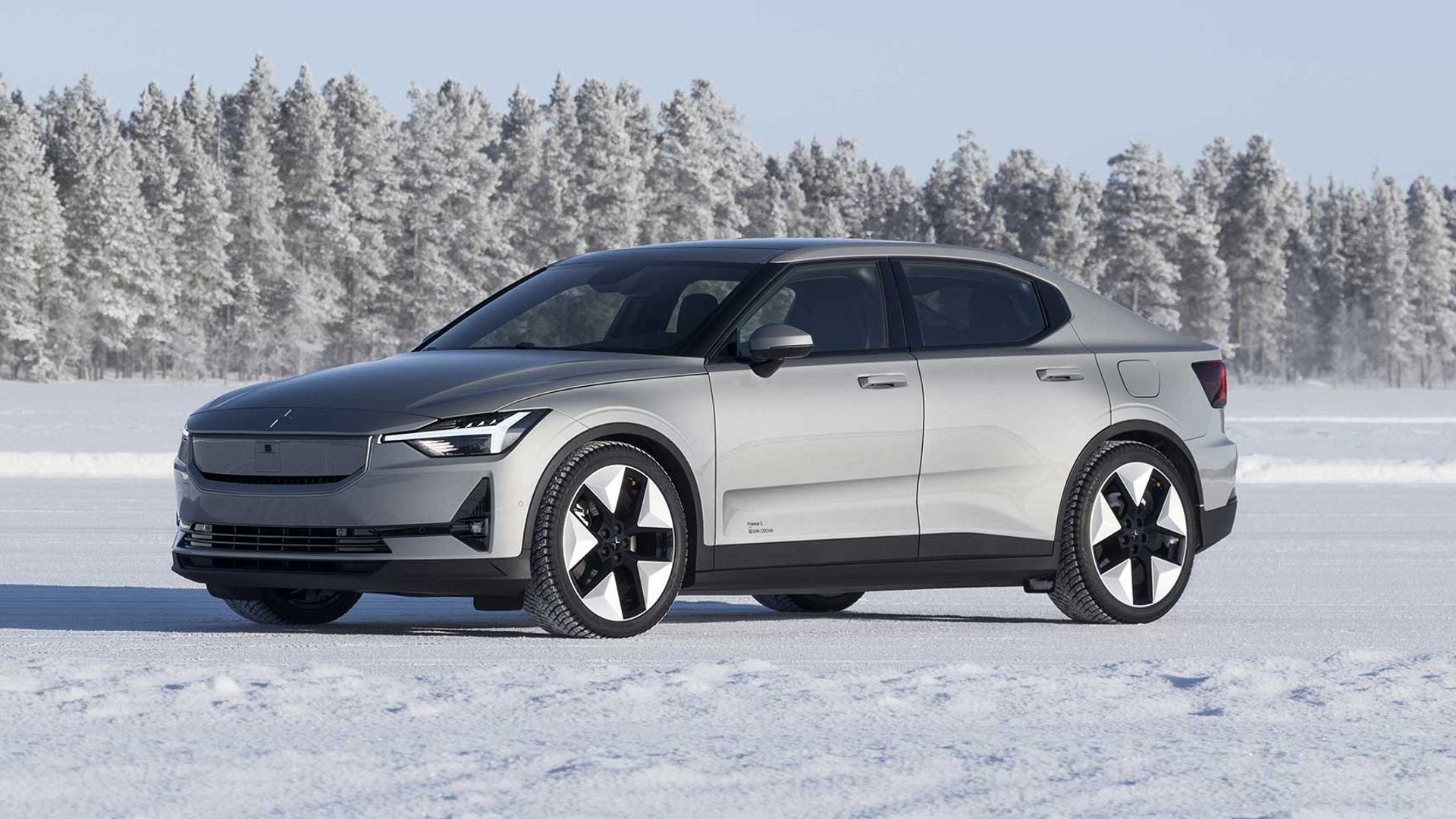 Polestar 2: tutte le novità per il nuovo model year, tra aggiornamenti estetici, interni e tecnologia