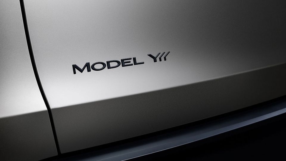 Tesla lancia una nuova Model Y, ma la “piccola” non si vede ancora
