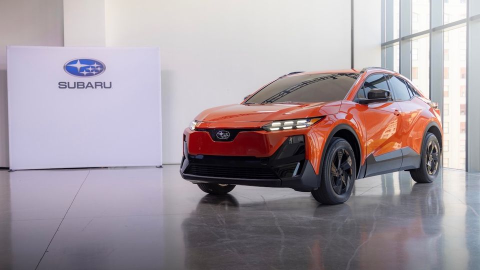 Subaru Uncharted 2026: primo SUV elettrico compatto AWD con autonomia di oltre 483 km