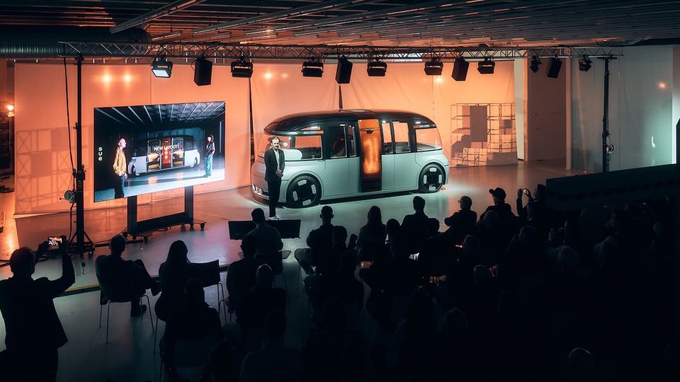 Shuttle elettrico autonomo SUE debutta in Germania