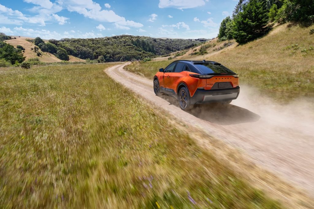 Subaru Uncharted 2026: primo SUV elettrico compatto AWD con autonomia di oltre 483 km | Elettronauti.it