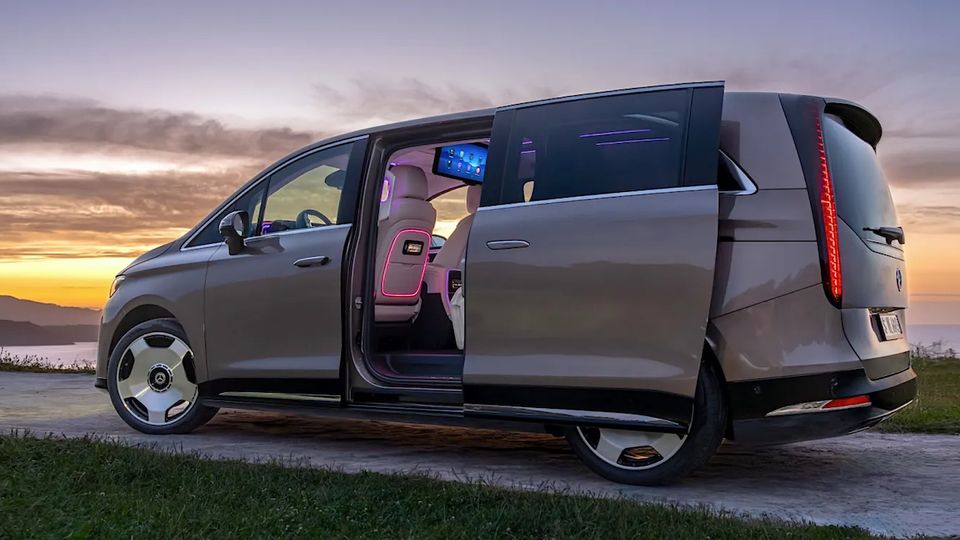 Mercedes-Benz VLE 300: van elettrico da 400 CV