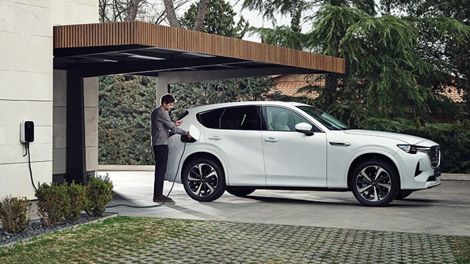 Mazda annuncia l'adozione del NACS: i suoi numerosi veicoli elettrici invaderanno i Supercharger Tesla