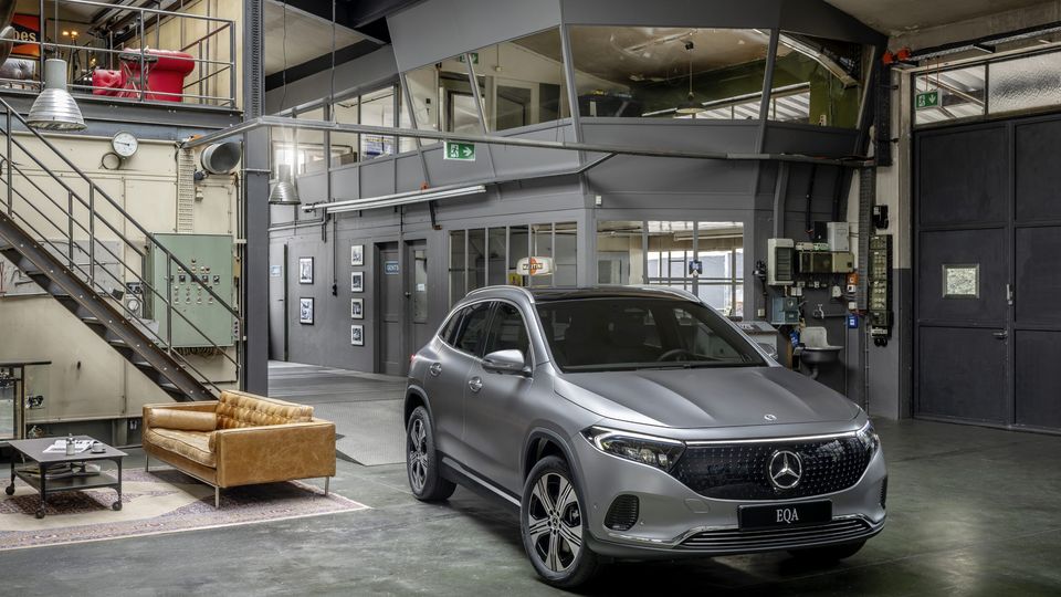 Mercedes-Benz EQA 2024 anteriore