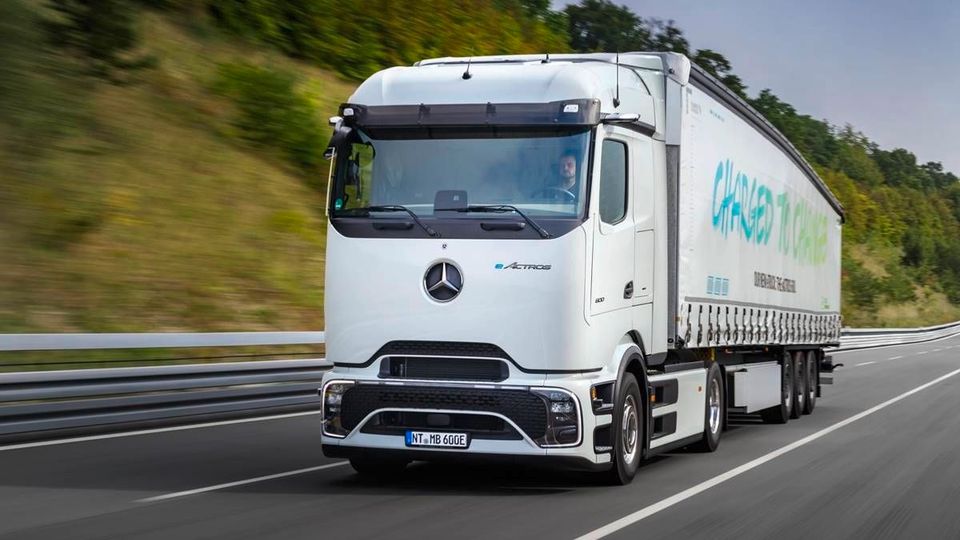 Mercedes eActros 600: supera Tesla Semi in efficienza
