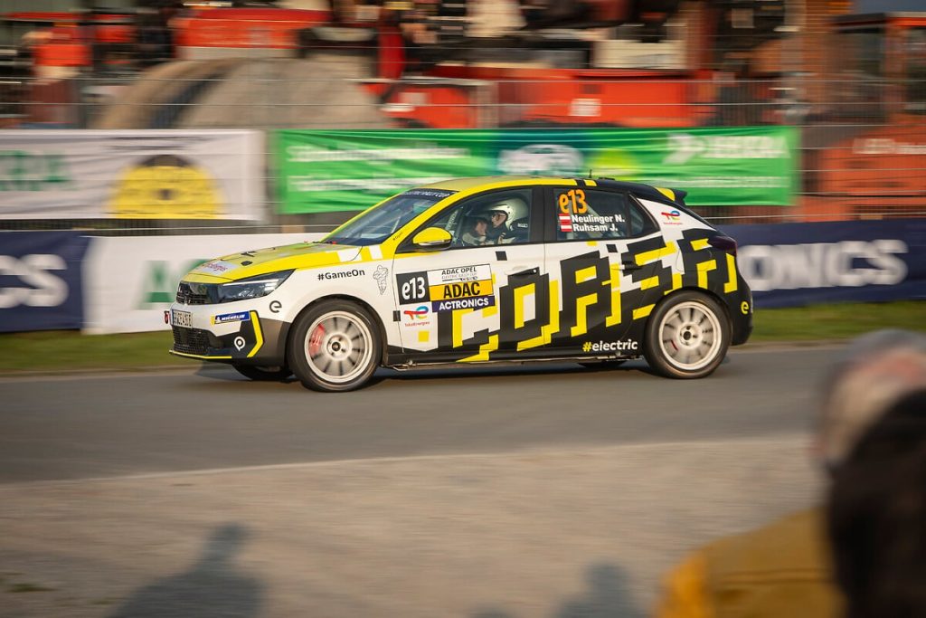 OPEL rivoluziona i rally elettrici con la ricarica mobile rapida e sostenibile di SCHALL-E | Elettronauti.it