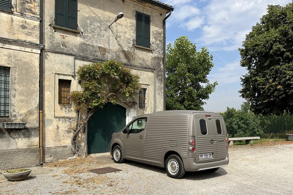 2CV Fourgonette Posteriore | Elettronauti.it