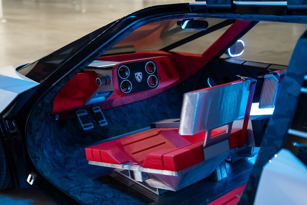 Peugeot Polygon Concept: volante Hypersquare e Steer-by-Wir | Elettronauti.it