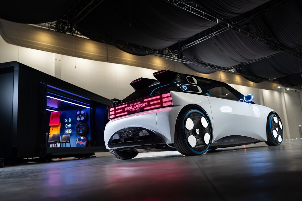 Peugeot Polygon Concept: volante Hypersquare e Steer-by-Wir | Elettronauti.it