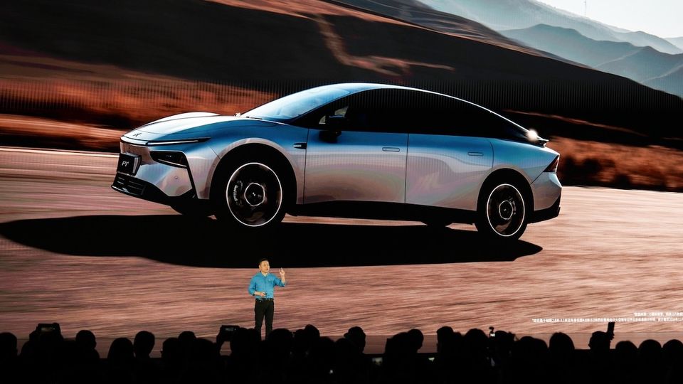 XPeng P7+: la nuova berlina elettrica sportiva con oltre 700 km di autonomia