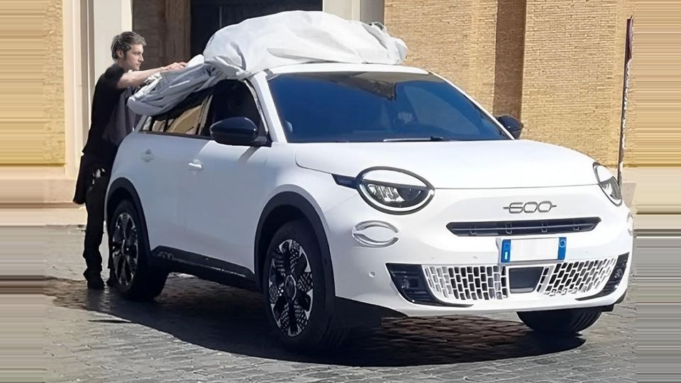 La nuova Fiat 600 fa il suo debutto a Lerici