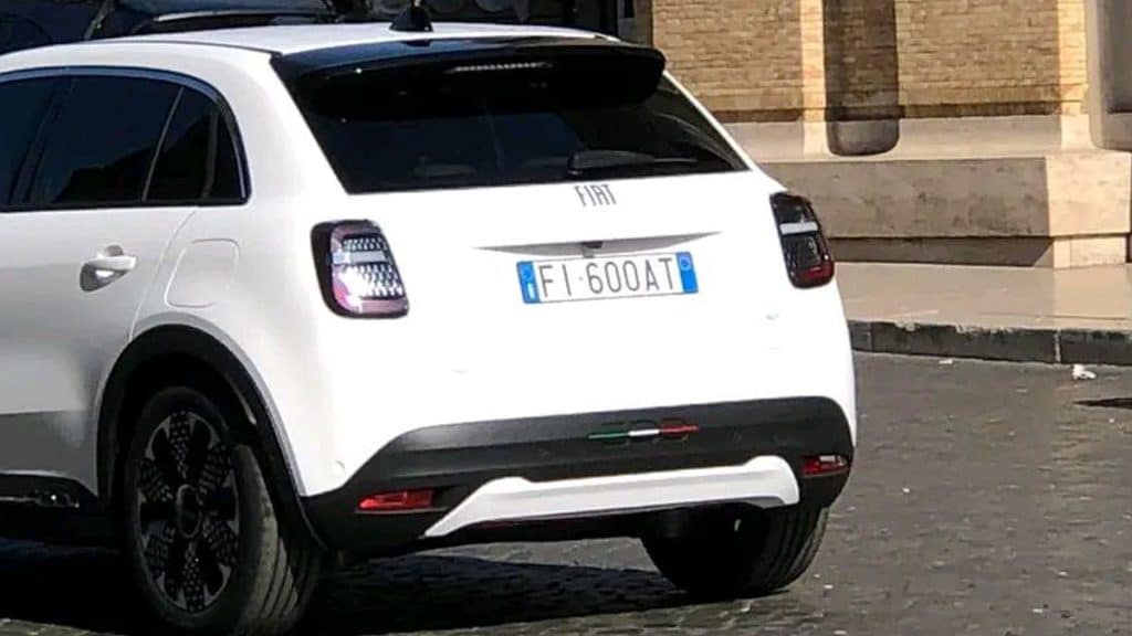 Fiat 600e catturata durante le riprese del promo | Elettronauti.it