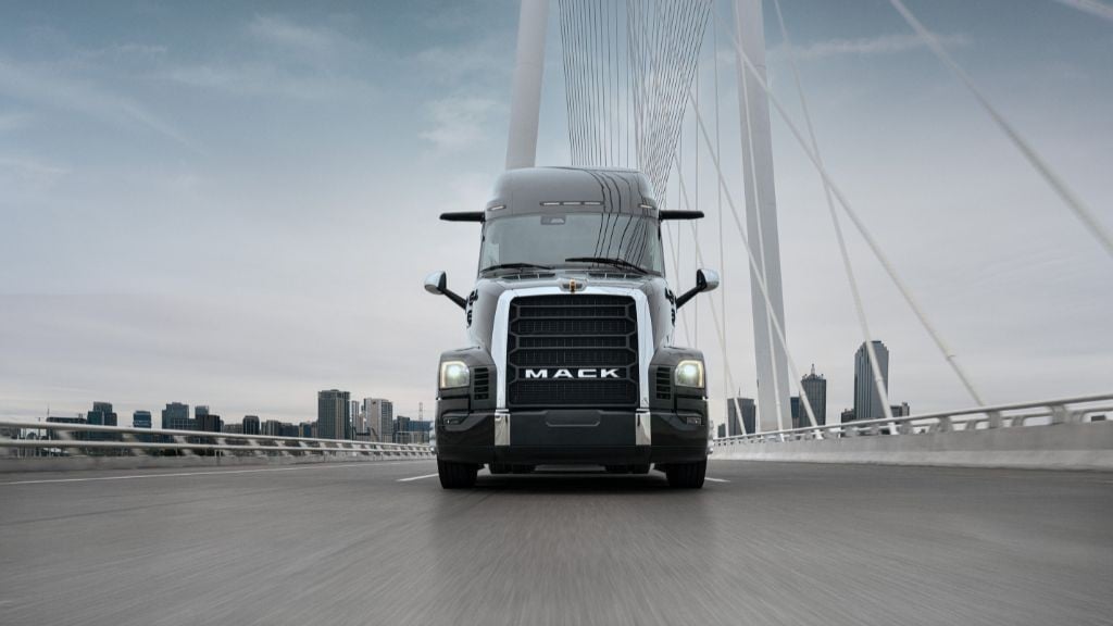 Musk promette Volvo Trucks produce e scavalca Tesla Semi: già oltre 5.000 camion elettrici venduti | Elettronauti.it