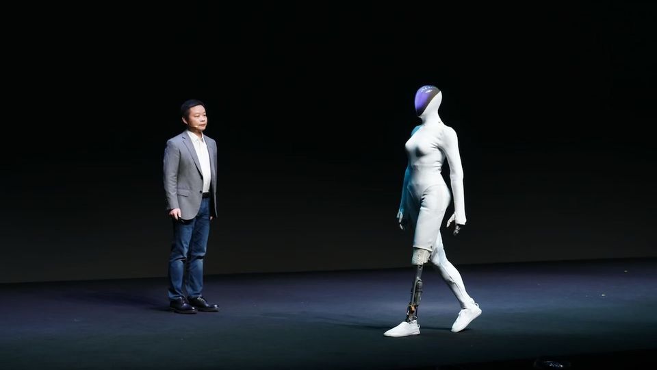 Robot umanoidi: BYD, XPENG e OpenAI accelerano