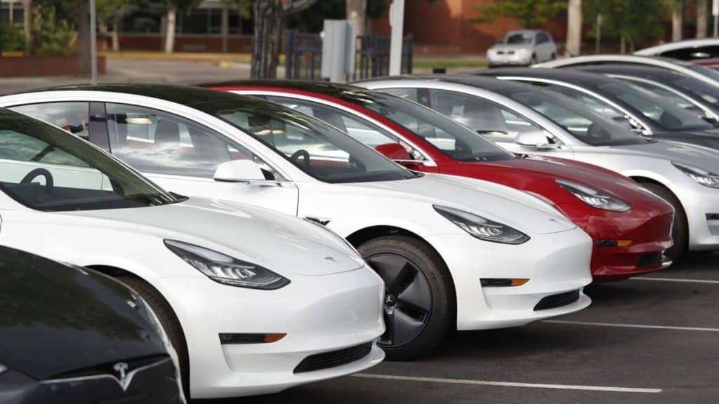 Tesla lancia la Model 3 LR da 634 km di autonomia. | Elettronauti.it