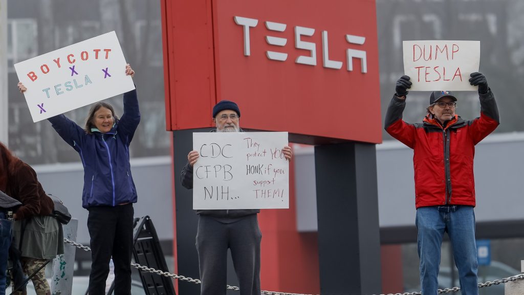 Proteste contro Tesla | Elettronauti.it