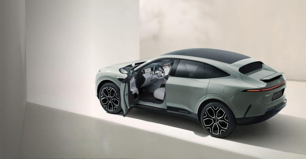 Huawei Suv Elettrico Avatr Laterale