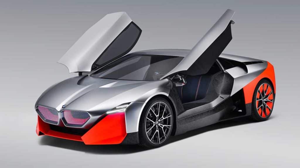 BMW M1 Render Supercar Elettrica Porte Aperte
