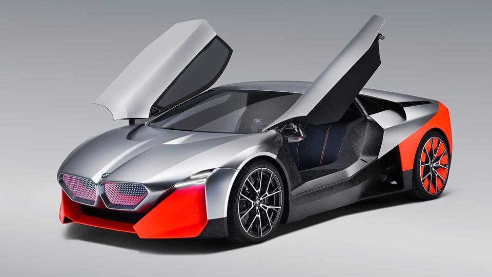 BMW M1 Render Supercar Elettrica Porte Aperte