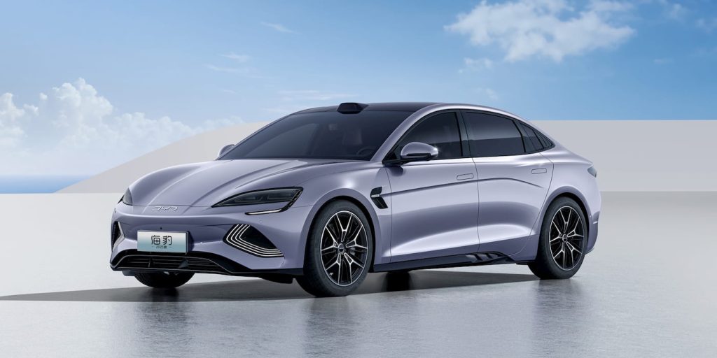 BYD Seal EV con nuovi interni aggiornati per tenere il passo con Tesla Model 3 | Elettronauti.it