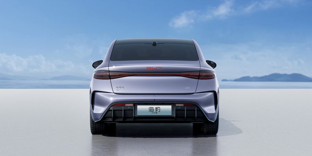 BYD Seal EV con nuovi interni aggiornati per tenere il passo con Tesla Model 3 | Elettronauti.it