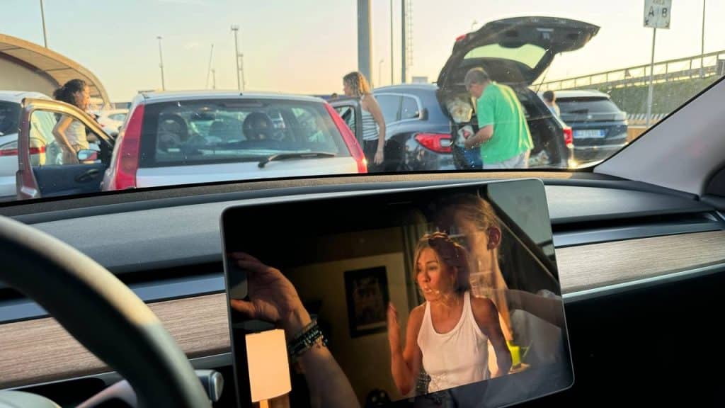 Elettrobufale | Automobilisti "full diesel" offrono aria condizionata ai full elettrici in coda? | Elettronauti.it