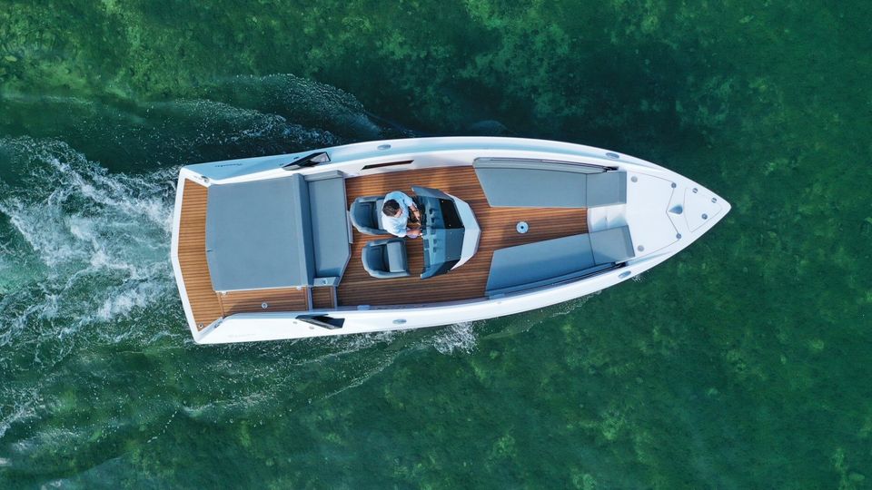 Yacht Elettrico Frauscher 740 Mirage Air Vista dal Drone