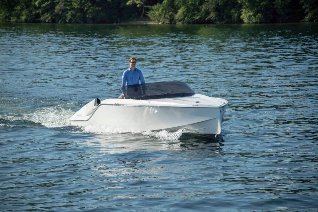 Yacht Elettrico Frauscher 740 Mirage Air Anteriore