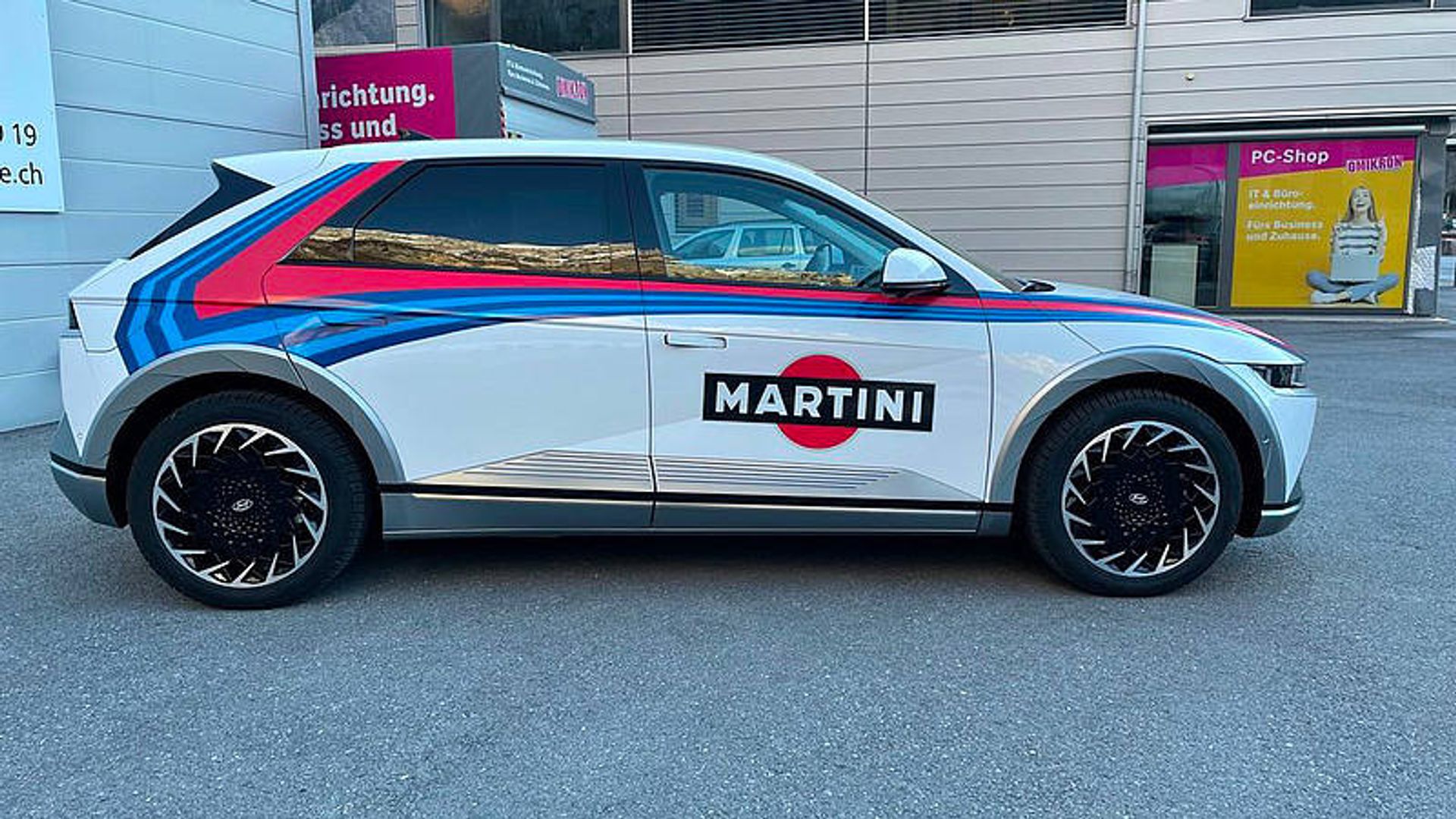 Hyundai Ioniq 5 Martini Edition Laterale