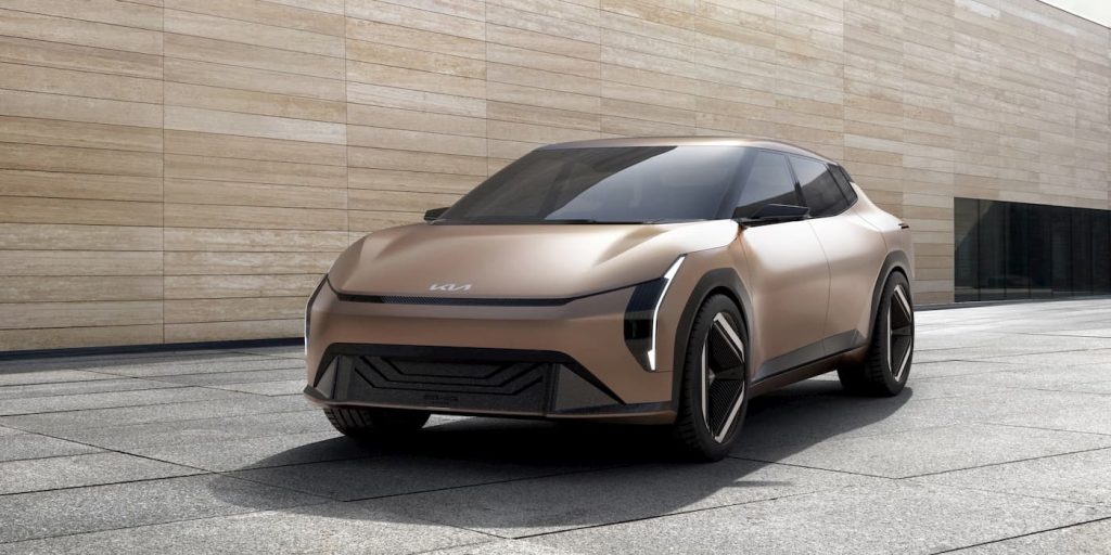 La nuova berlina elettrica EV4 di Kia si sta già guadagnando un modello a due volumi | Elettronauti.it