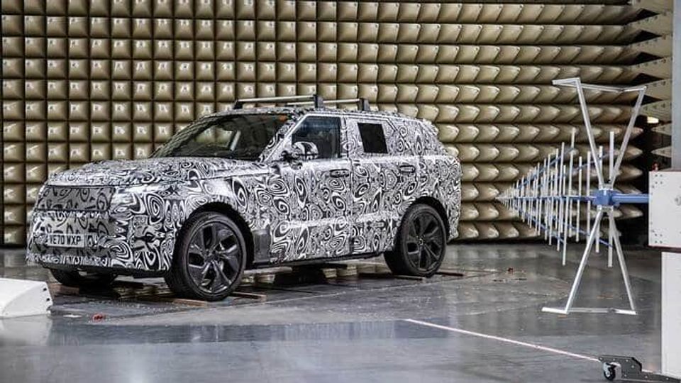 Land Rover Jaguar Laboratorio Test ad auto ferma